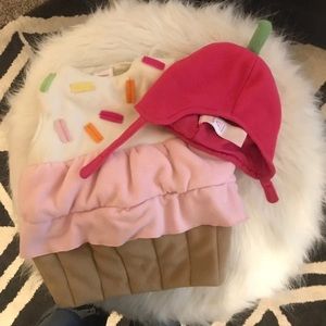 Old Navy 0-6 month Halloween cupcake costume